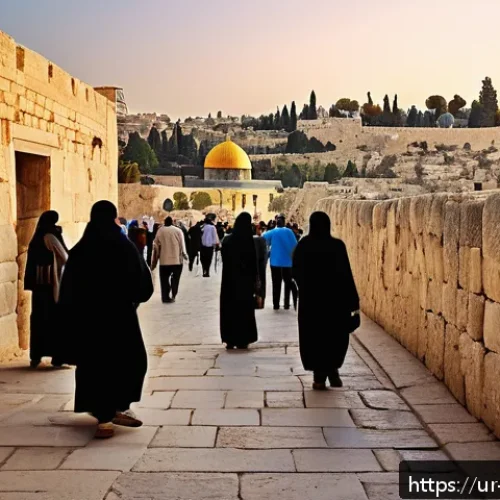 이스라엘 주요 관광 명소의 문화적 가치 - A vibrant, detailed scene of Jerusalem's Old City at sunset, showcasing ancient stone walls, narrow ...